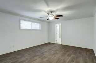 5827 Farwell Dr, Houston, TX 77035 - Photo 13