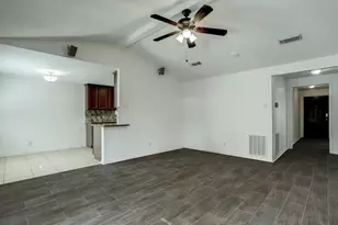 5827 Farwell Dr, Houston, TX 77035 - Photo 7