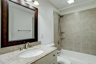 5827 Farwell Dr, Houston, TX 77035 - Photo 15