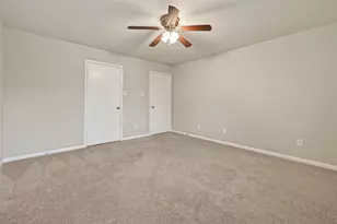 11827 E Galwan Cir, Houston, TX 77070 - Photo 29