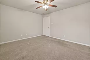 11827 E Galwan Cir, Houston, TX 77070 - Photo 27