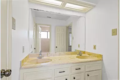 1922 Hickory Lawn Drive, Houston, TX 77077 - Photo 23