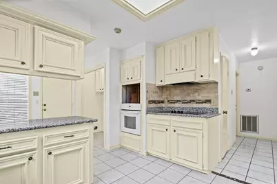 1922 Hickory Lawn Drive, Houston, TX 77077 - Photo 9