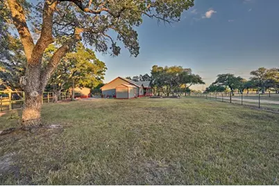 1066 County Road 233, Giddings, TX 78942 - Photo 27