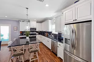 928 Olive Dr, Crystal Beach, TX 77650 - Photo 25