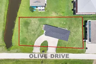 928 Olive Dr, Crystal Beach, TX 77650 - Photo 5