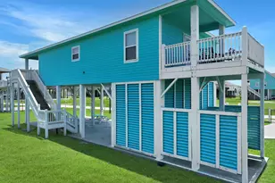 928 Olive Dr, Crystal Beach, TX 77650 - Photo 15