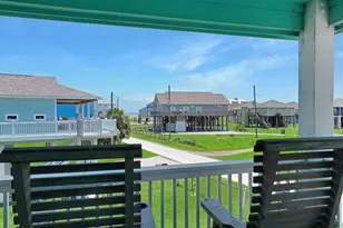 928 Olive Dr, Crystal Beach, TX 77650 - Photo 17