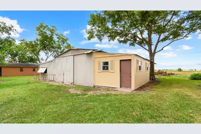 215 Lakeview Lane, El Campo, TX 77437 - Photo 29
