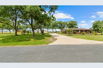 215 Lakeview Lane, El Campo, TX 77437 - Photo 1