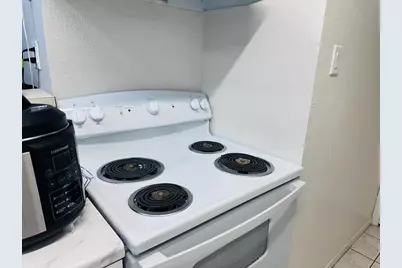 2750 Holly Hall Street #811, Houston, TX 77054 - Photo 7