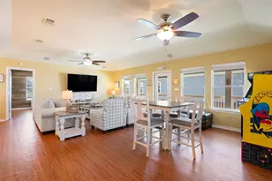 876 Kahla Dr, Port Bolivar, TX 77650 - Photo 13