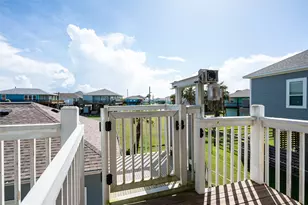 876 Kahla Dr, Port Bolivar, TX 77650 - Photo 9