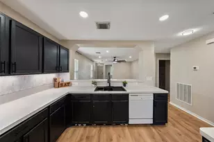 7826 Chervil Ln, Baytown, TX 77521 - Photo 9