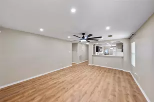 7826 Chervil Ln, Baytown, TX 77521 - Photo 5