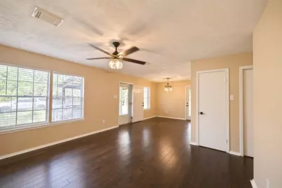 220 N William Barnett Avenue, Cleveland, TX 77327 - Photo 9
