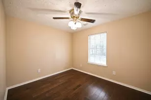 220 N William Barnett Ave, Cleveland, TX 77327 - Photo 13