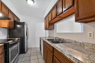 8151 Misty Ridge Ln, Houston, TX 77071 - Photo 9