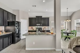 214 Brookwood Park Ln, Dickinson, TX 77539 - Photo 7