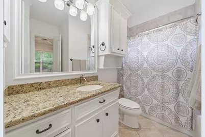 10 E Majestic Woods Place, The Woodlands, TX 77382 - Photo 21