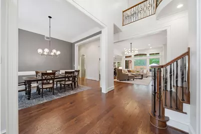 10 E Majestic Woods Place, The Woodlands, TX 77382 - Photo 3
