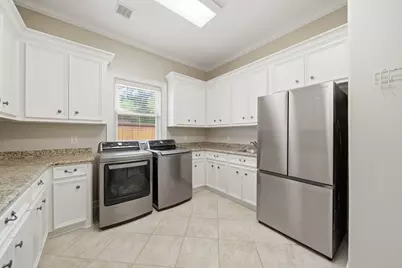 10 E Majestic Woods Place, The Woodlands, TX 77382 - Photo 17