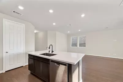 2131 Islawild Way, La Marque, TX 77568 - Photo 11