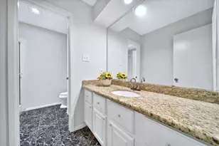 7846 Kendalia Dr, Houston, TX 77036 - Photo 19