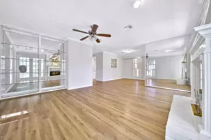 7846 Kendalia Dr, Houston, TX 77036 - Photo 9