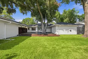7823 Twin Hills Dr, Houston, TX 77071 - Photo 45