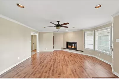 7823 Twin Hills Drive, Houston, TX 77071 - Photo 15