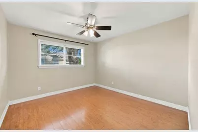 7823 Twin Hills Drive, Houston, TX 77071 - Photo 33