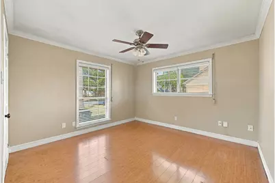 7823 Twin Hills Drive, Houston, TX 77071 - Photo 35