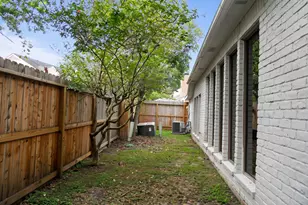 12107 Carriage Hill Dr, Houston, TX 77077 - Photo 27