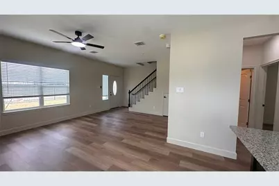 500 Legacy #505, Alvin, TX 77511 - Photo 3