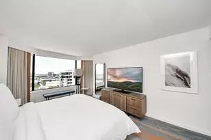 1300 Lamar St, Houston, TX 77010 - Photo 33