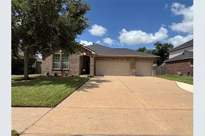 104 Avery Springs Lane, Dickinson, TX 77539 - Photo 1