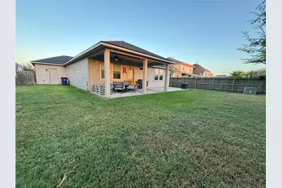 104 Avery Springs Lane, Dickinson, TX 77539 - Photo 15