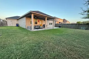 104 Avery Springs Ln, Dickinson, TX 77539 - Photo 15