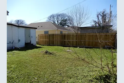 320 17th Avenue N, Texas City, TX 77590 - Photo 9