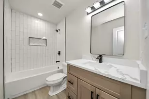 5523 Elm Tree Dr, Houston, TX 77048 - Photo 13