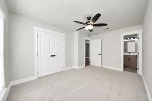 5523 Elm Tree Dr, Houston, TX 77048 - Photo 17