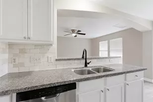 12511 Jade Treasure Dr, Houston, TX 77072 - Photo 9
