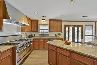2204 Airline Drive, Friendswood, TX 77546 - Photo 9