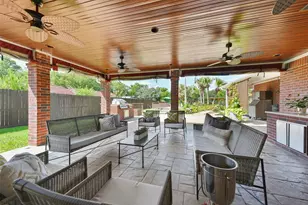 2204 Airline Dr, Friendswood, TX 77546 - Photo 1