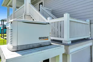 978 Sue Dr, Port Bolivar, TX 77650 - Photo 19