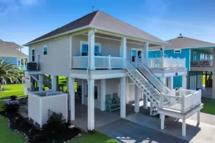 978 Sue Dr, Port Bolivar, TX 77650 - Photo 3