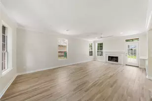 18 Hawkseye Pl, The Woodlands, TX 77381 - Photo 11