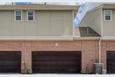 10205 Brooktree Drive, Houston, TX 77043 - Photo 31