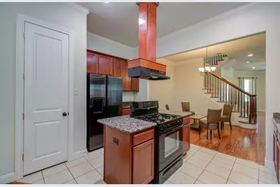 10205 Brooktree Drive, Houston, TX 77043 - Photo 9